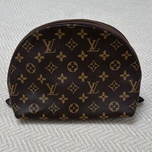 LOUIS VUITTON Cosmetic Pouch / Clutch